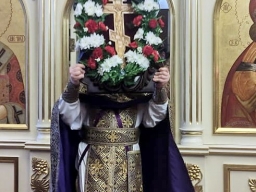 БОГОСЛУЖЕНИЯ В НЕДЕЛЮ ТРЕТЬЮ ВЕЛИКОГО ПОСТА, КРЕСТОПОКЛОННУЮ